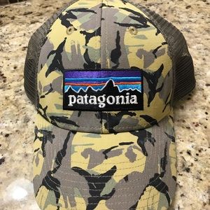 Patagonia LOPRO Camo trucker hat